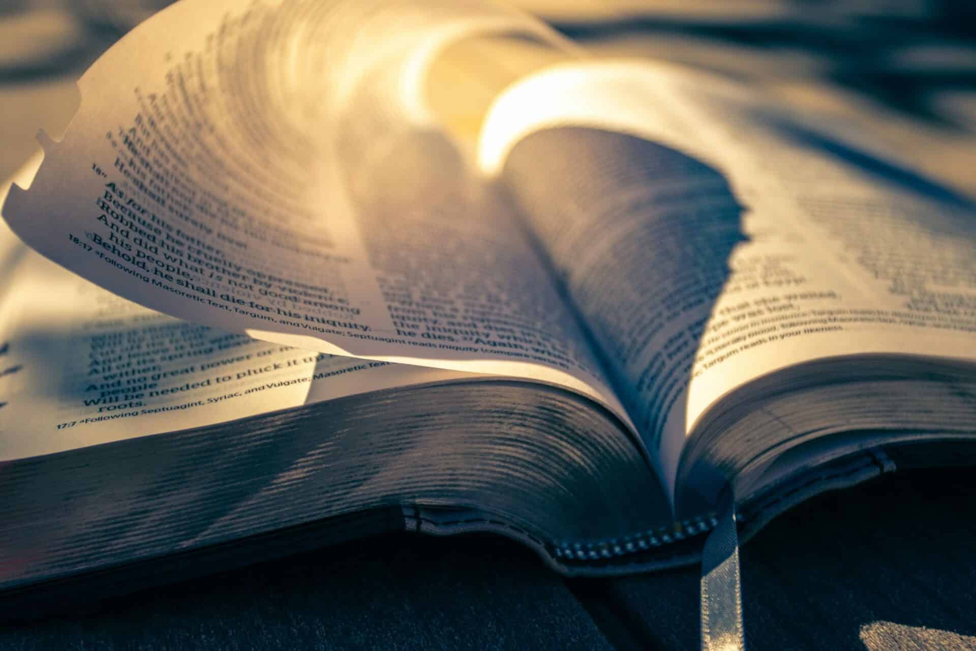 Best Order To Read The Bible For The First Time